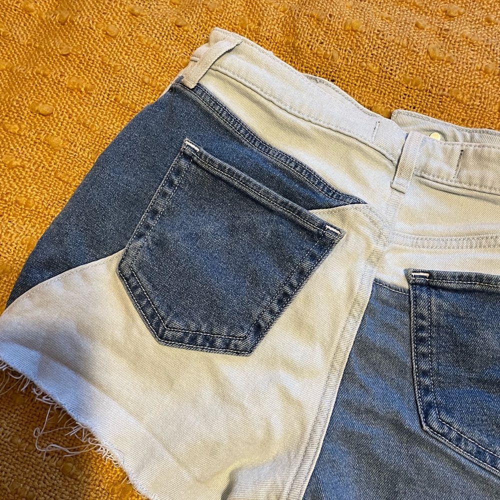 Hollister Ultra High Rise Mom Short - Picture 8 of 8
